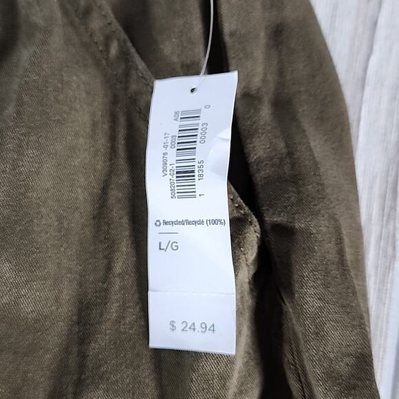 Old Navy Mid Rise Shorts Olive Green Womens Size Large NWT - Picture 3 of 10